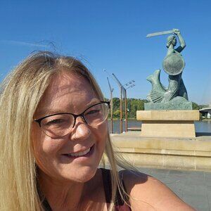 Meet your Posher, Kristin